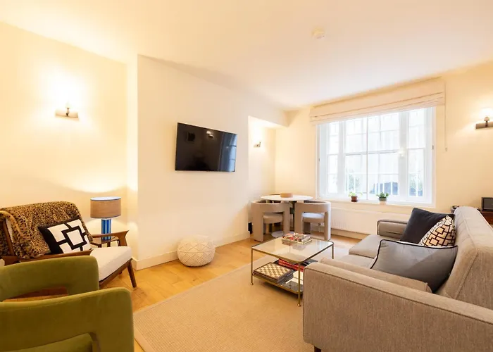 London Hues, 2 Bedroom Apartment