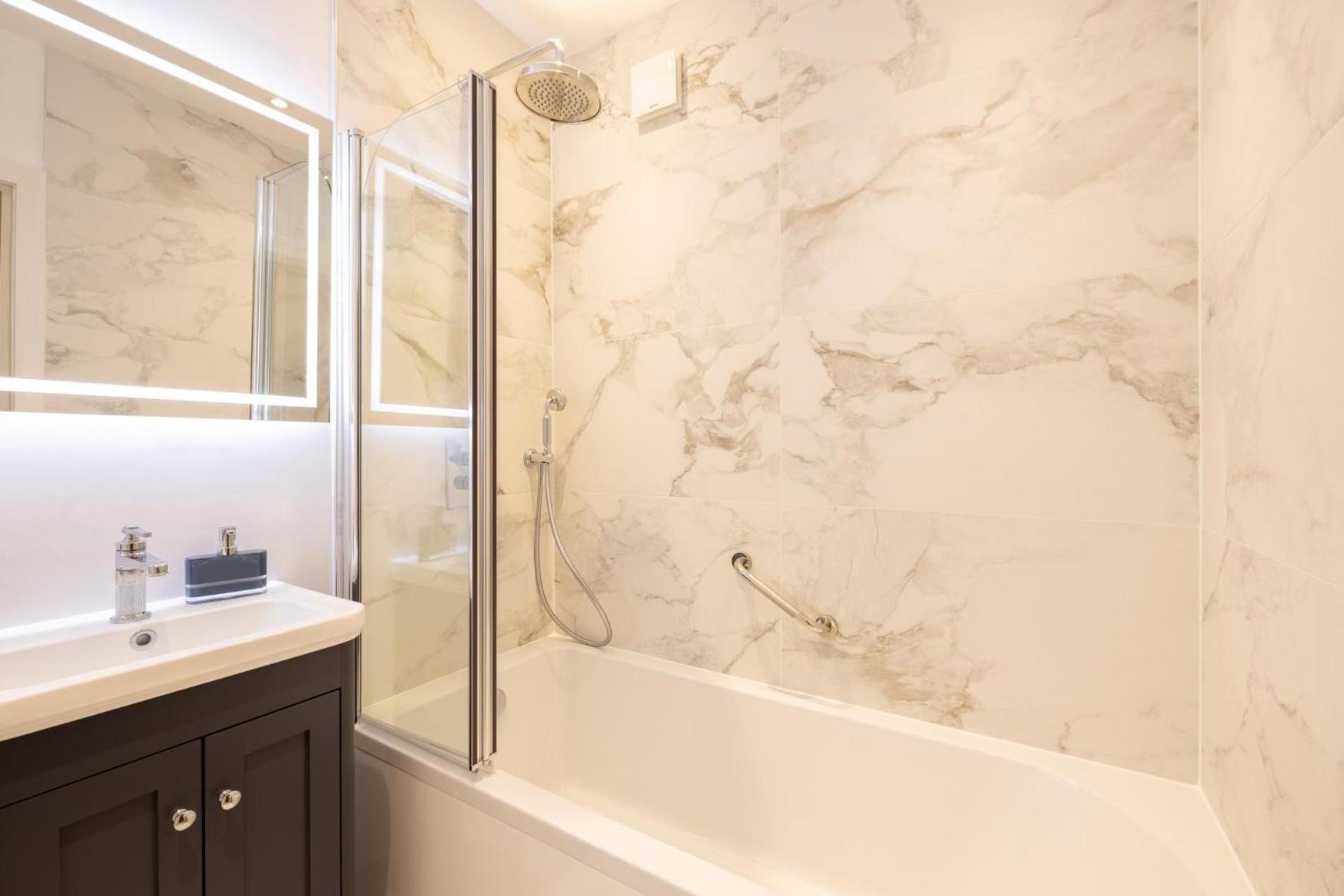 Hues, 2 Bedroom Appartamento