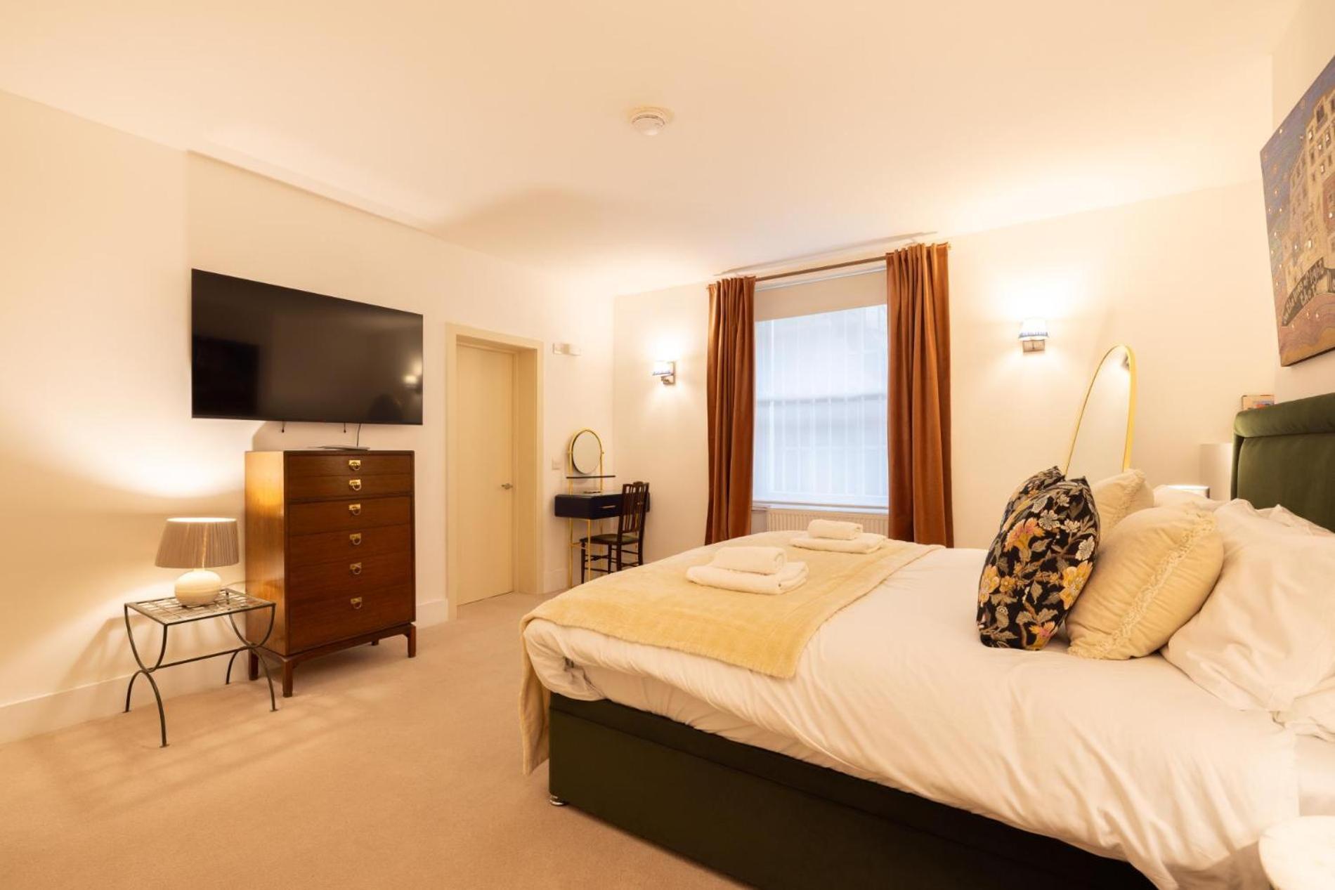 Hues, 2 Bedroom * Londra