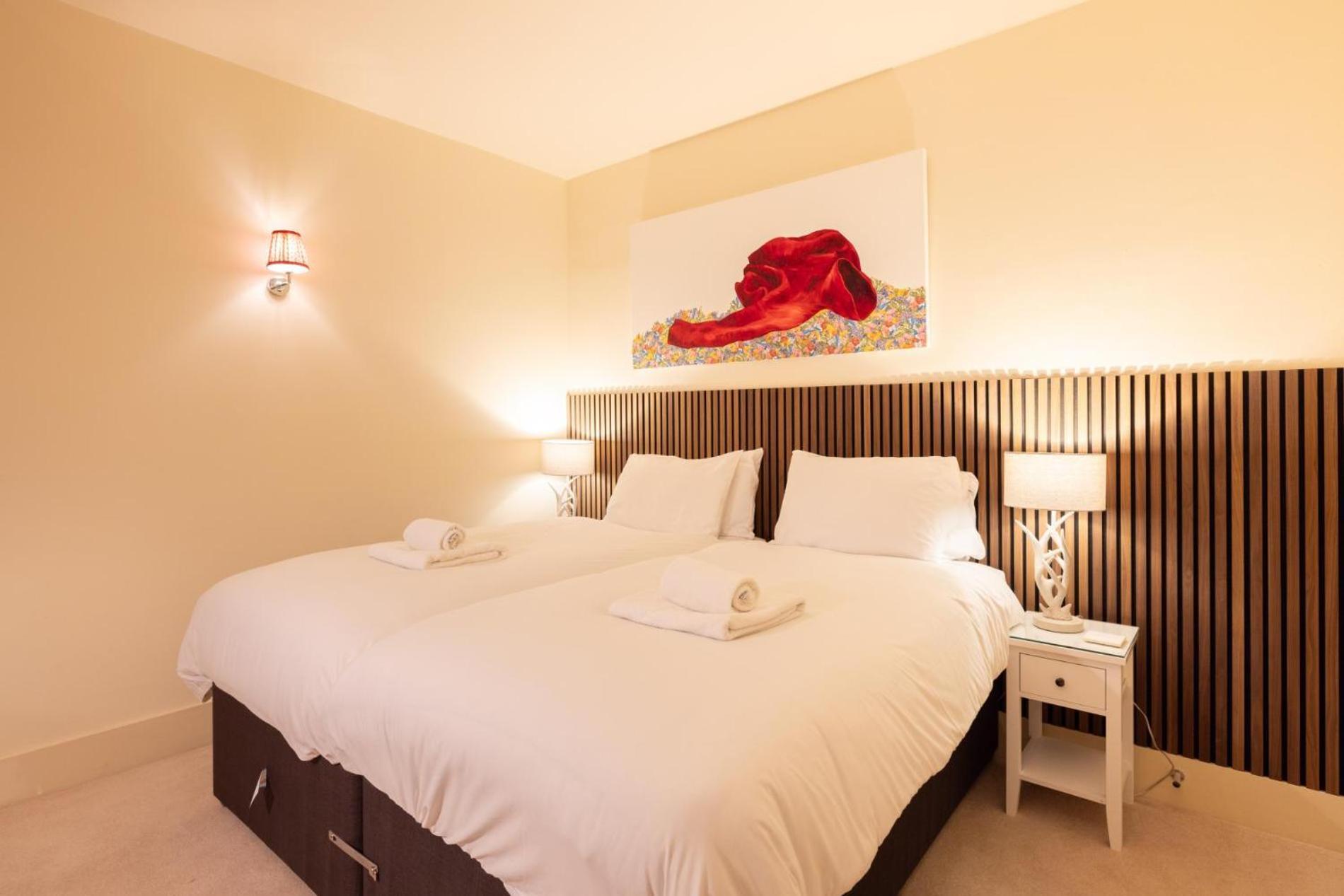 Hues, 2 Bedroom Apartment London